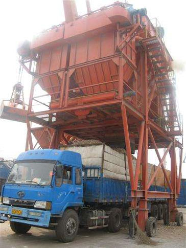 煙臺(tái)牟平港務(wù)局玉米卸船揚(yáng)塵治理布袋除塵器安裝完畢 煙臺(tái)牟平港務(wù)局玉米卸船揚(yáng)塵治理布袋除塵器安裝完畢