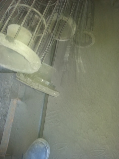 有客戶咨詢問除塵布袋更換了需要更換除塵器骨架嗎？