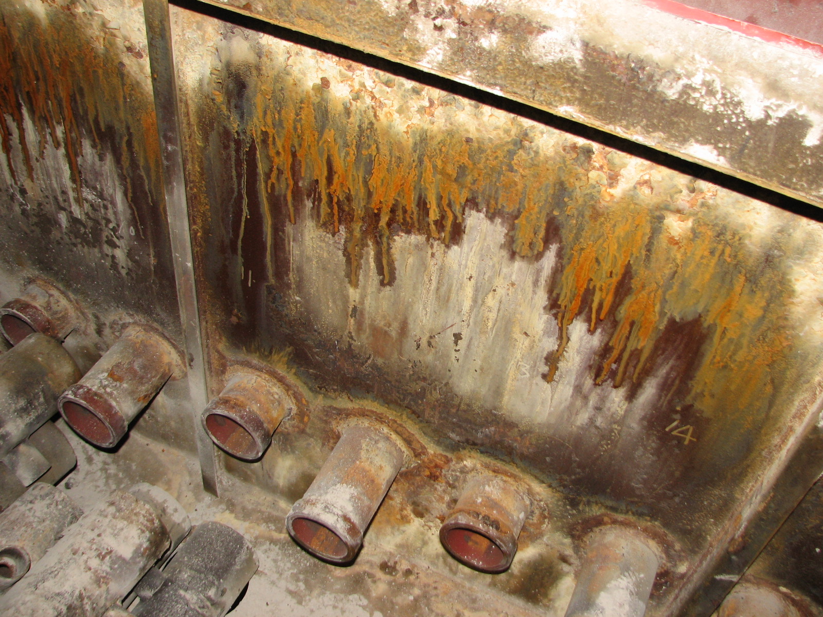 布袋式除塵器實(shí)際應(yīng)用中濾袋的破損形式及原因解密 布袋式除塵器實(shí)際應(yīng)用中濾袋的破損形式及原因解密